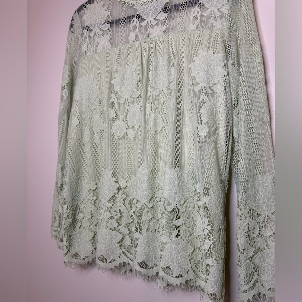 Ultra Pink Women’s Lace Top Dusty Green Size L - Picture 2 of 9